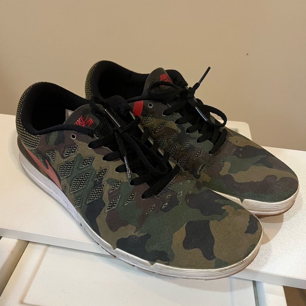Nike Free SB Rose City Men’s Sneaker Camo Print Size 10.5 Shoe